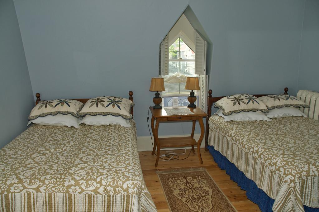 Bluenose Lodge Lunenburg Zimmer foto