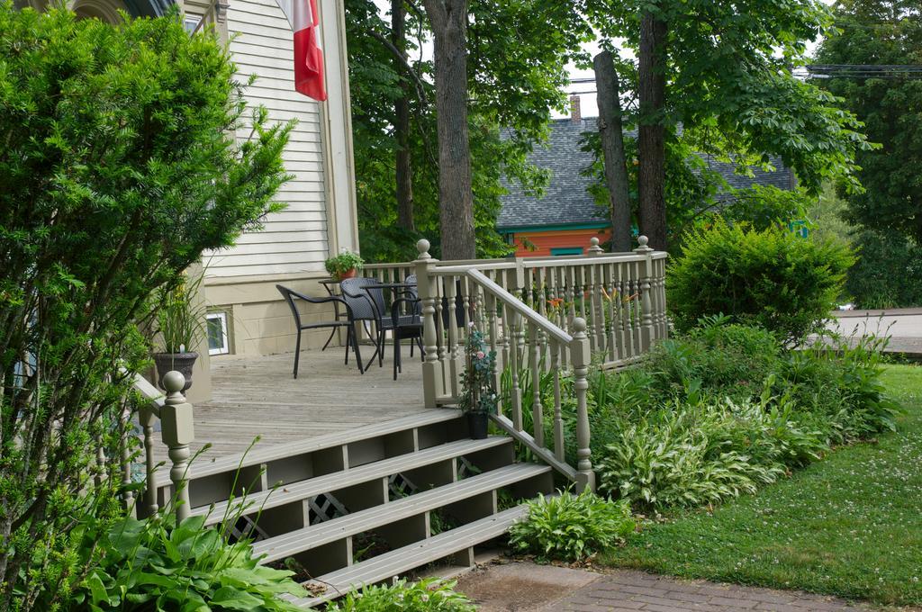 Bluenose Lodge Lunenburg Exterior foto